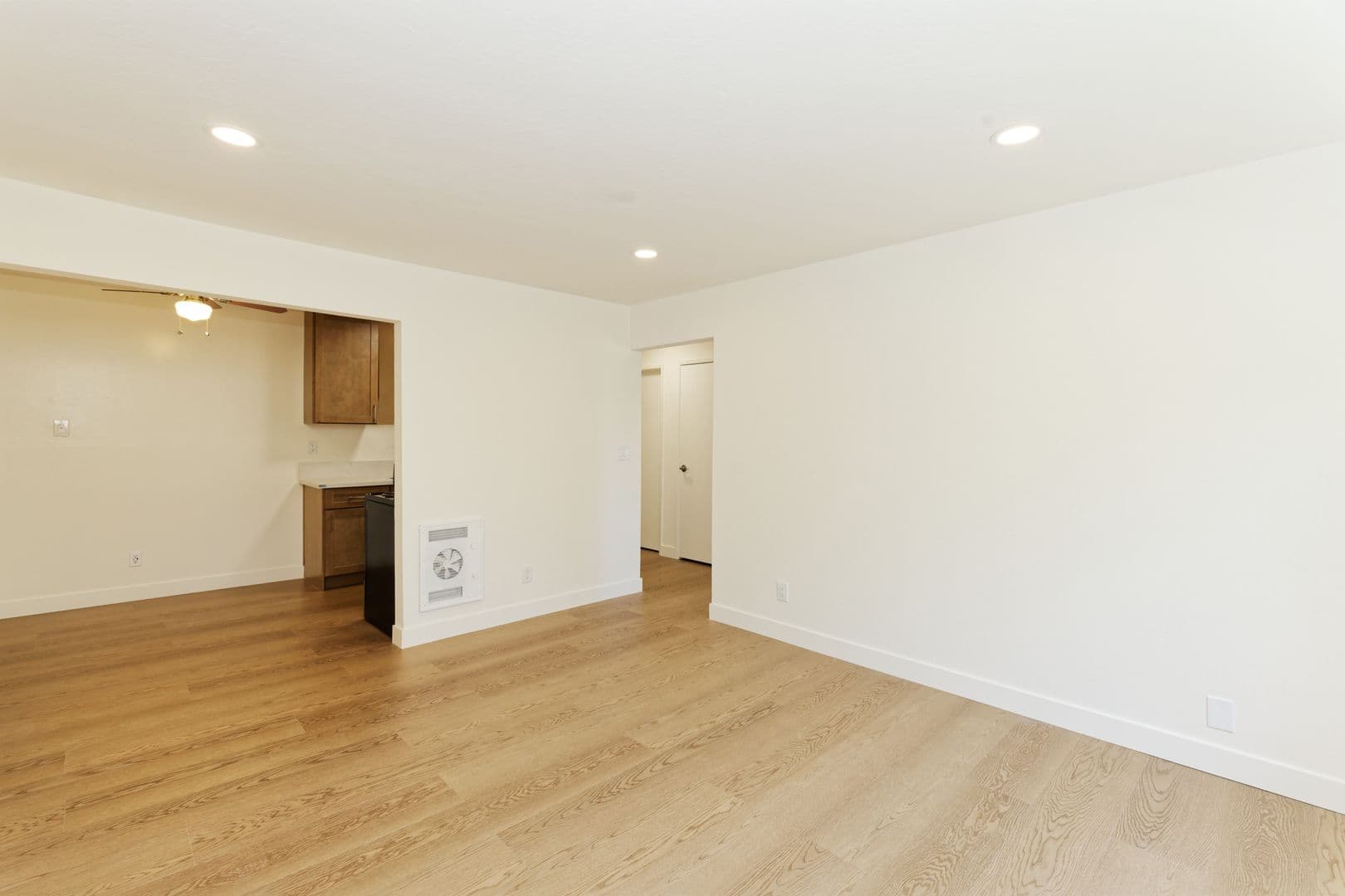 San Leandro Apartment: 150 Haas Ave