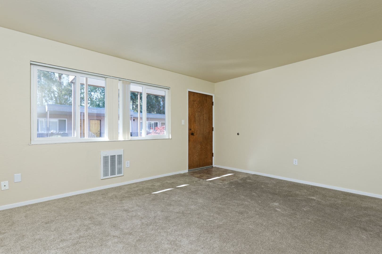 San Leandro Apartment: 540 Callan Ave