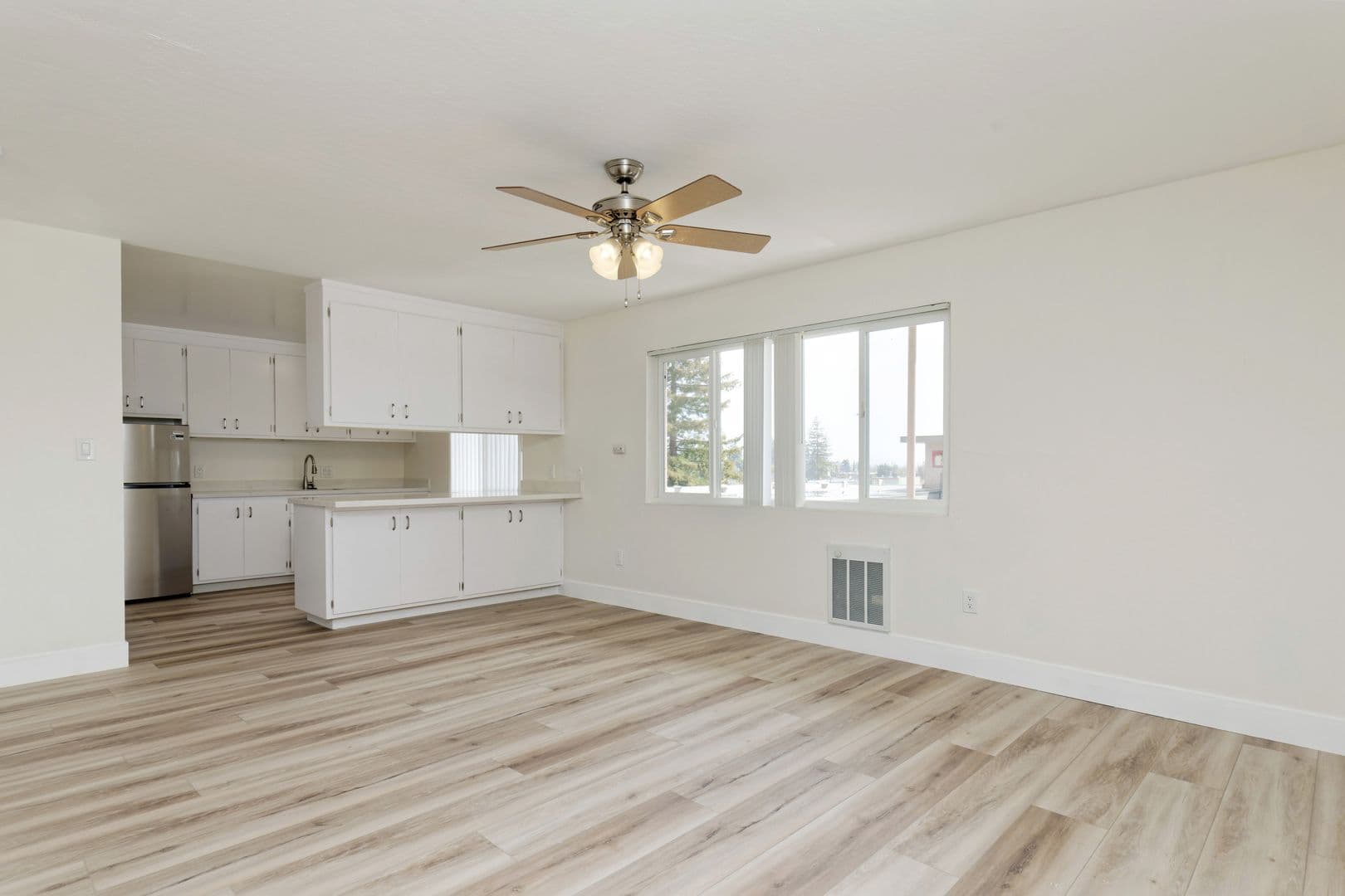 San Leandro Apartment: 540 Callan Ave