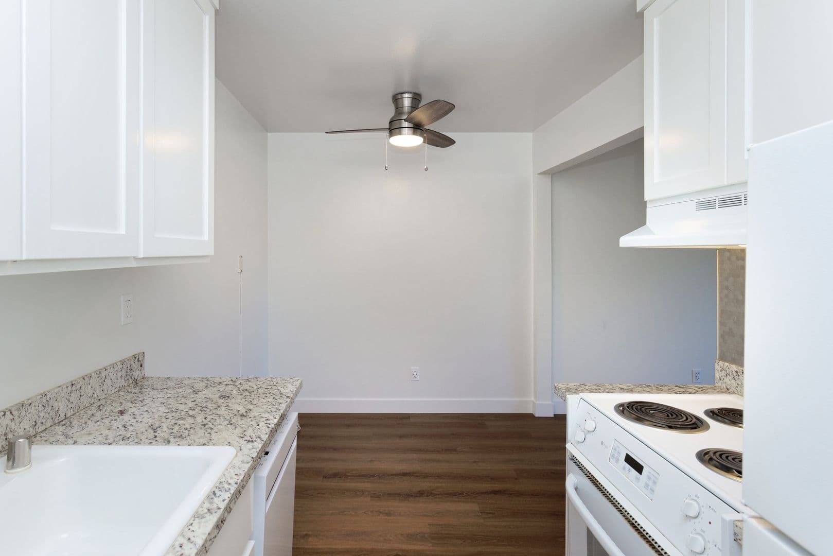 San Leandro Apartment: 150 Haas Ave
