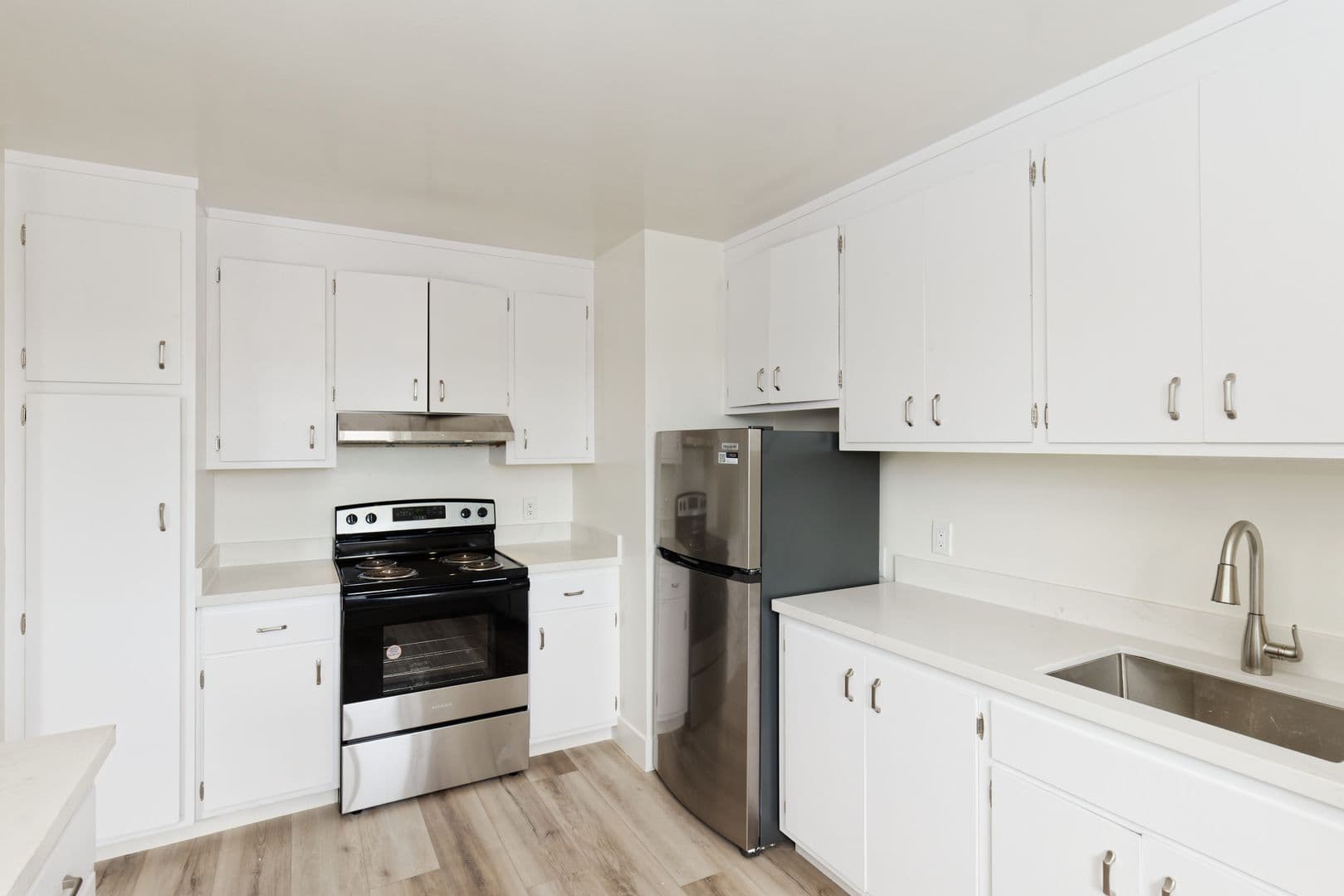 San Leandro Apartment: 540 Callan Ave
