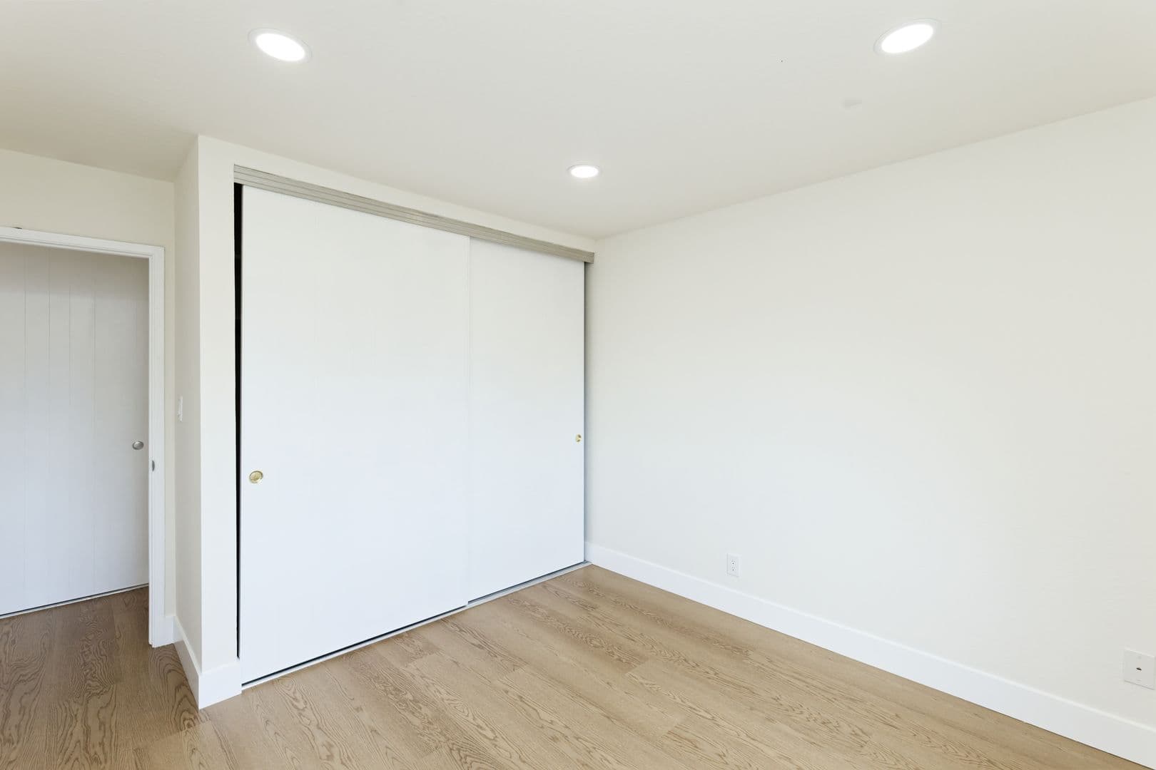 San Leandro Apartment: 206 Chumalia St.