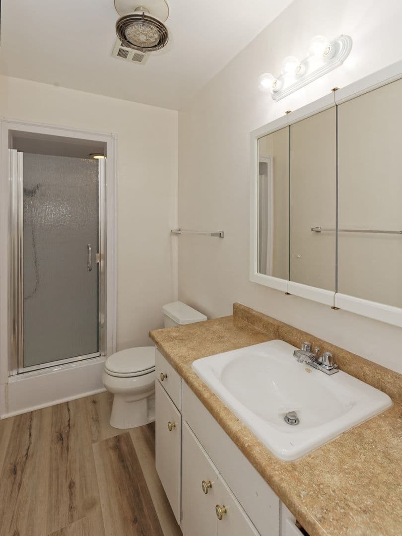San Leandro Apartment: 540 Callan Ave