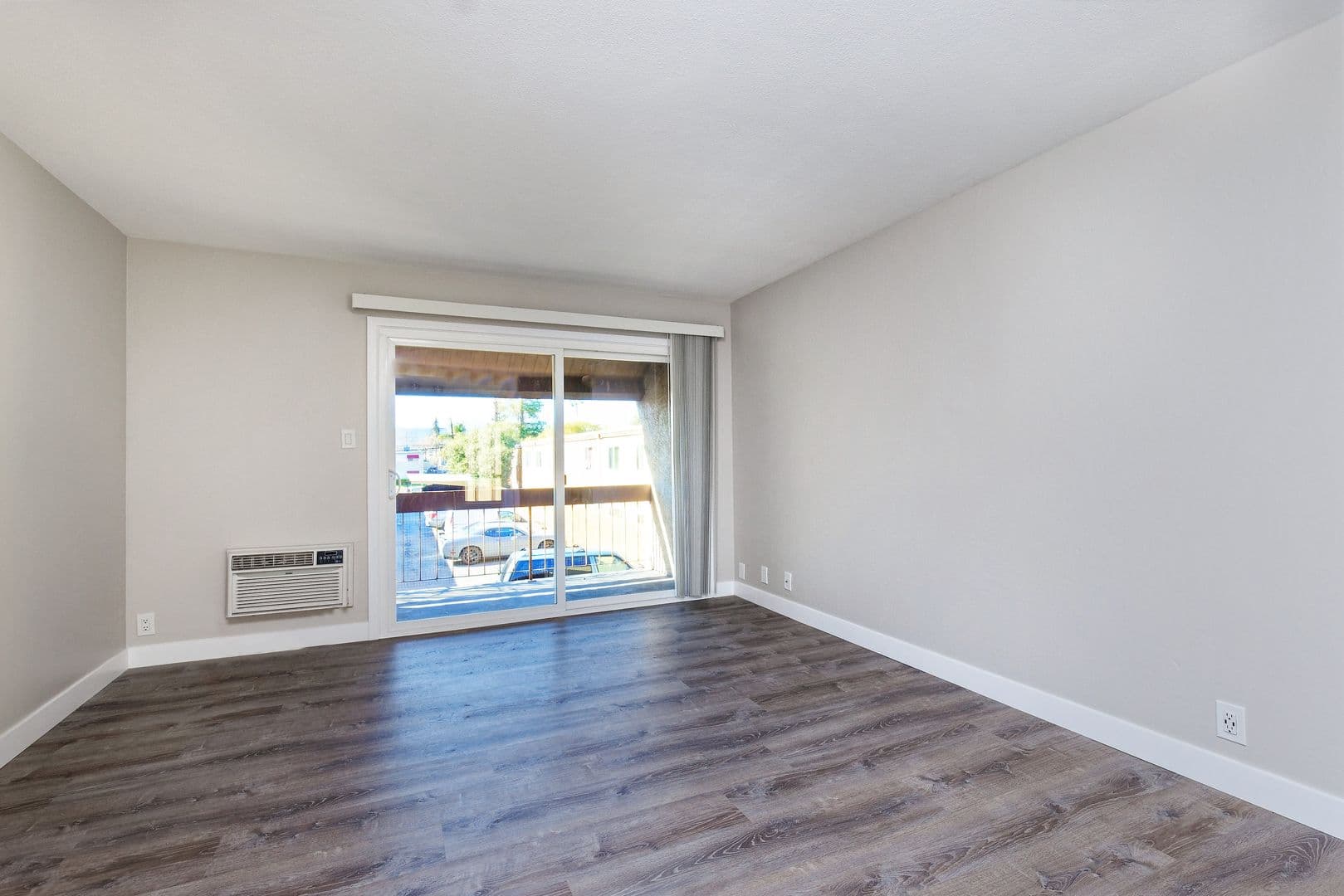 Concord Apartment: 1621 Adelaide St