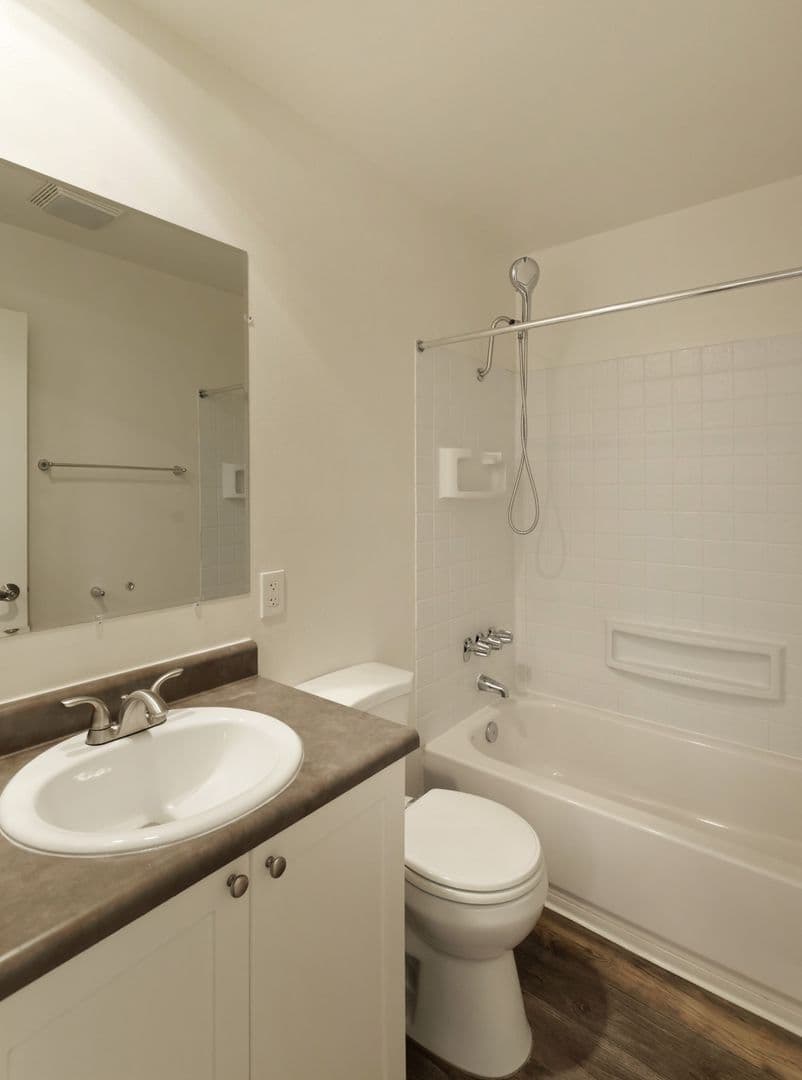 Concord Apartment: 1841 Laguna Street