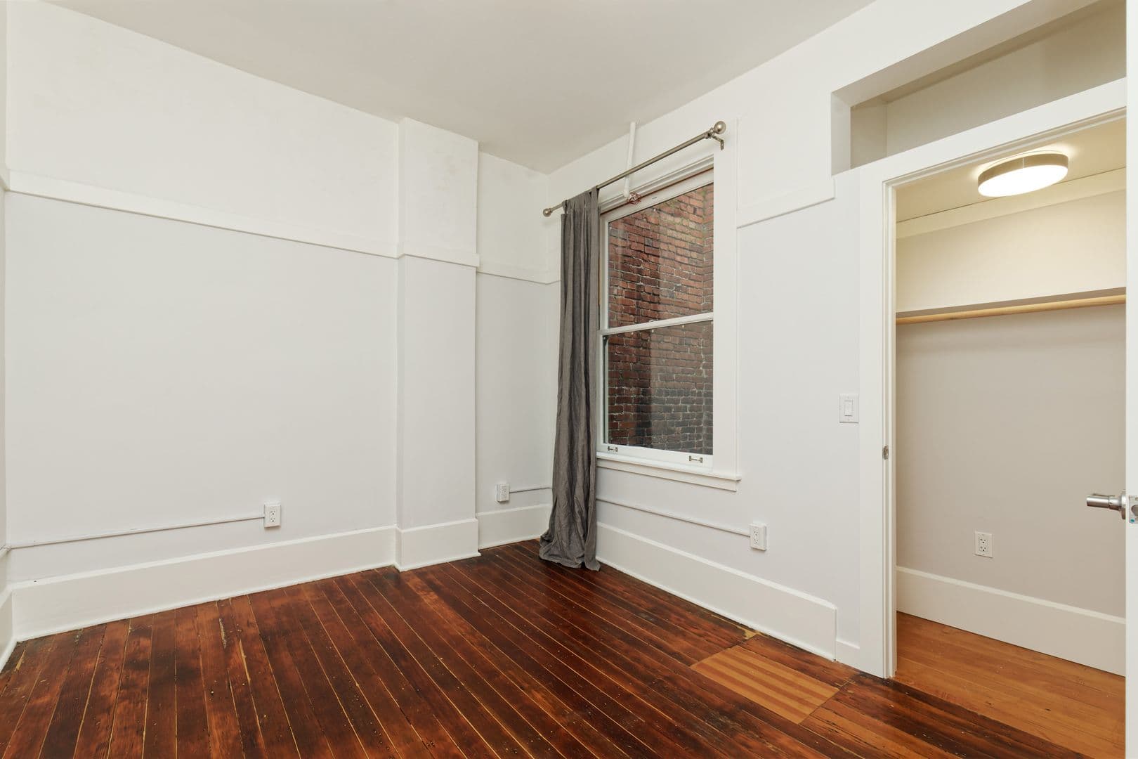 Oakland Apartment: 1605 Clay Street
