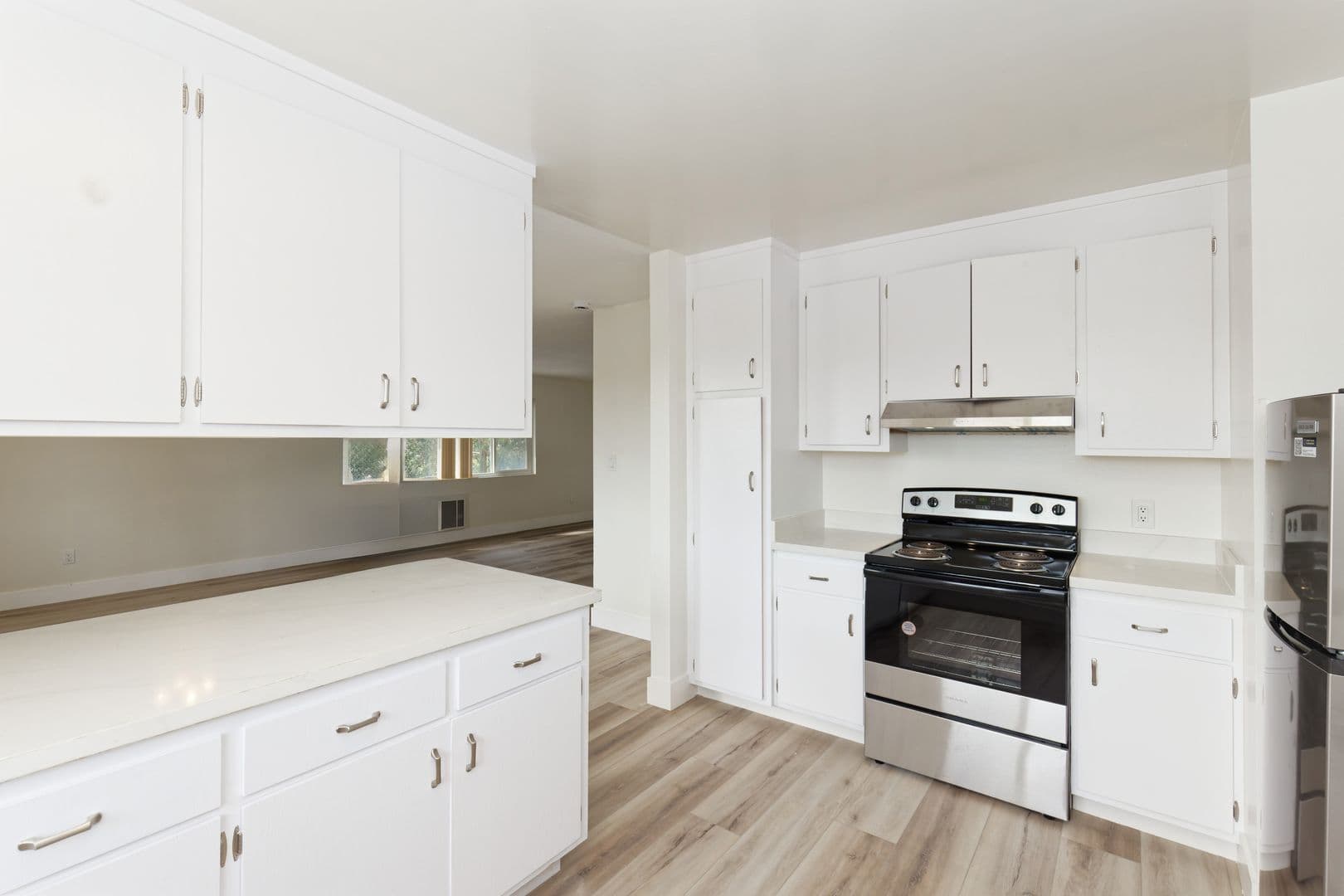 San Leandro Apartment: 540 Callan Ave