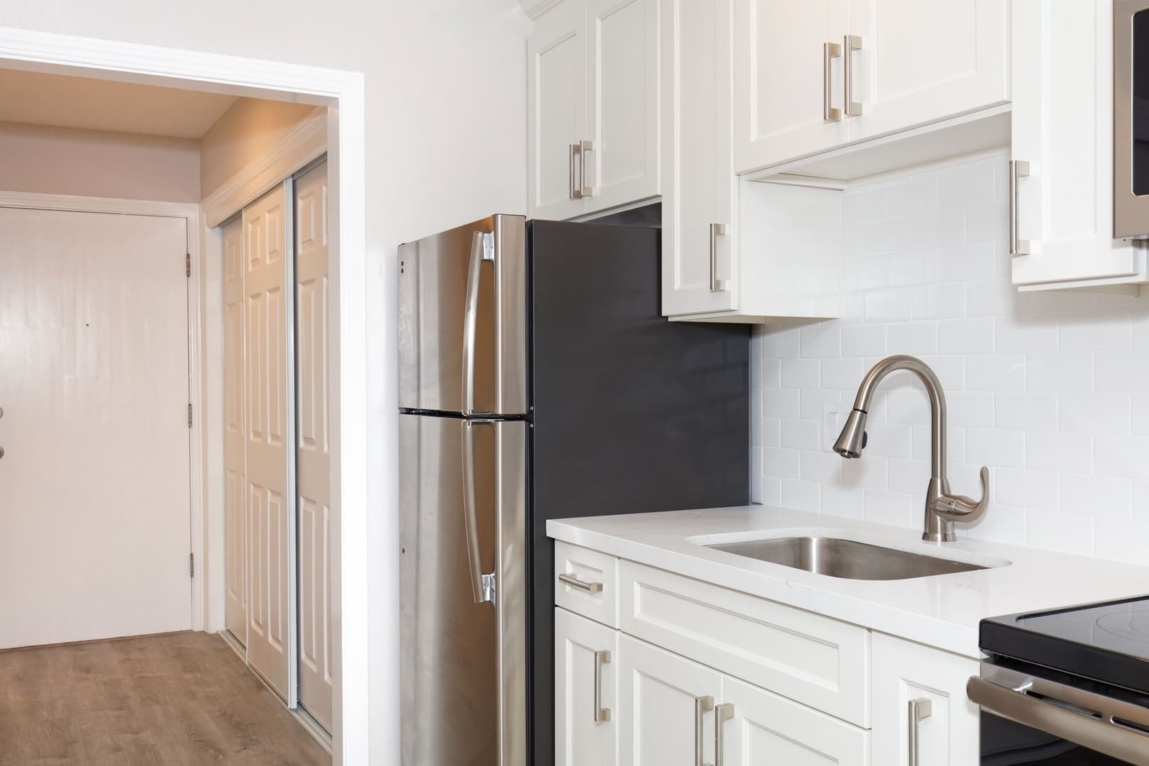 Oakland Apartment: 1520 Jackson St.