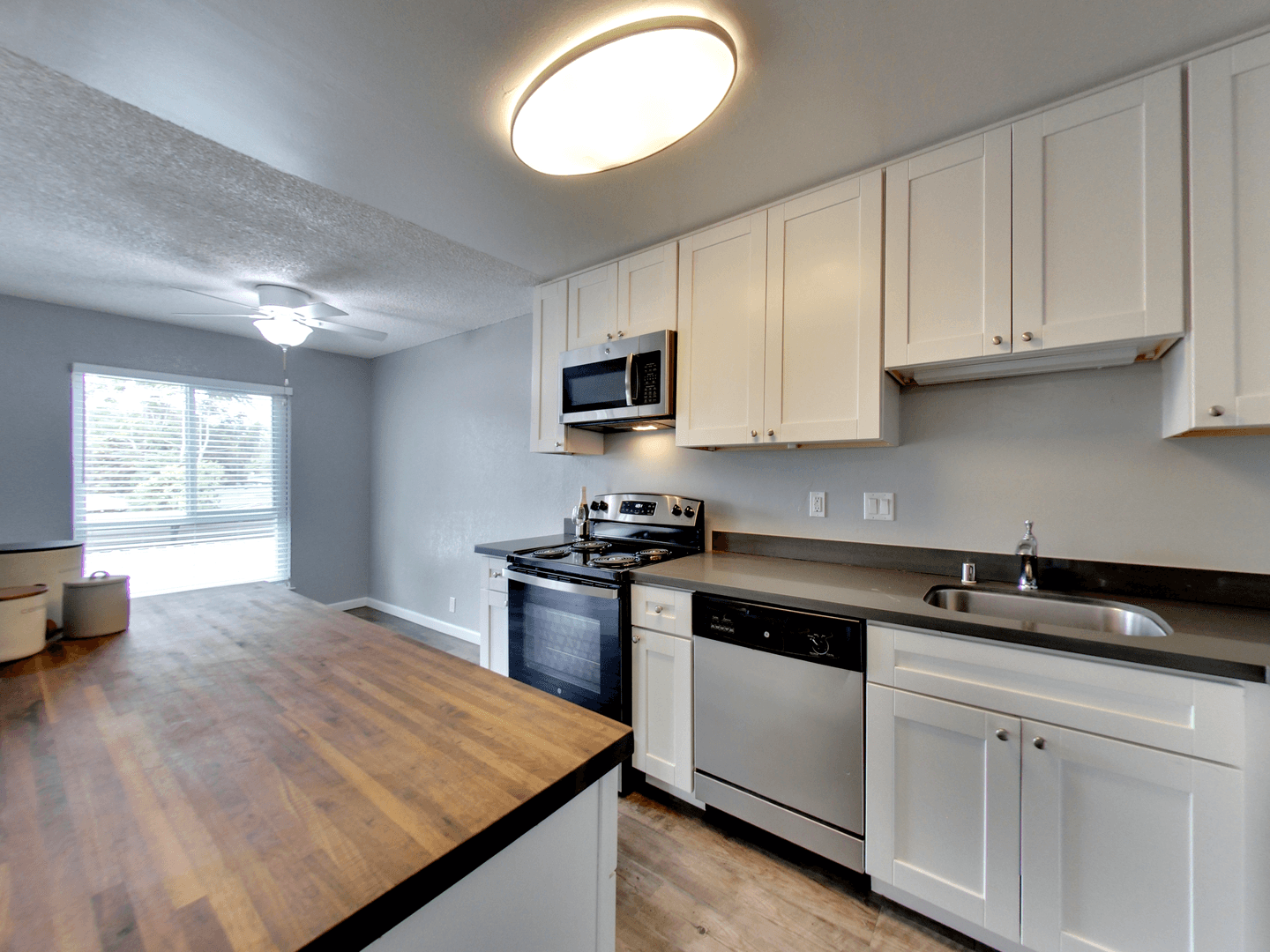 Concord Apartment: 1841 Laguna Street