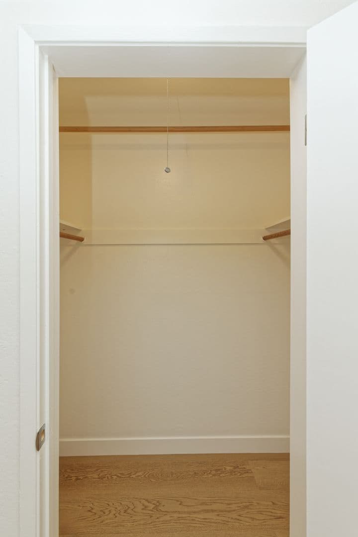 San Leandro Apartment: 150 Haas Ave