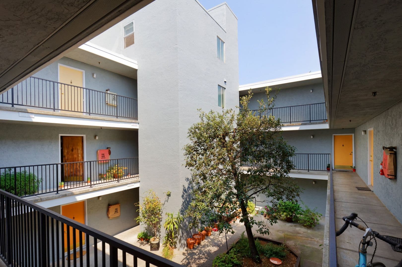 Berkeley Apartment: 1812 Delaware Street