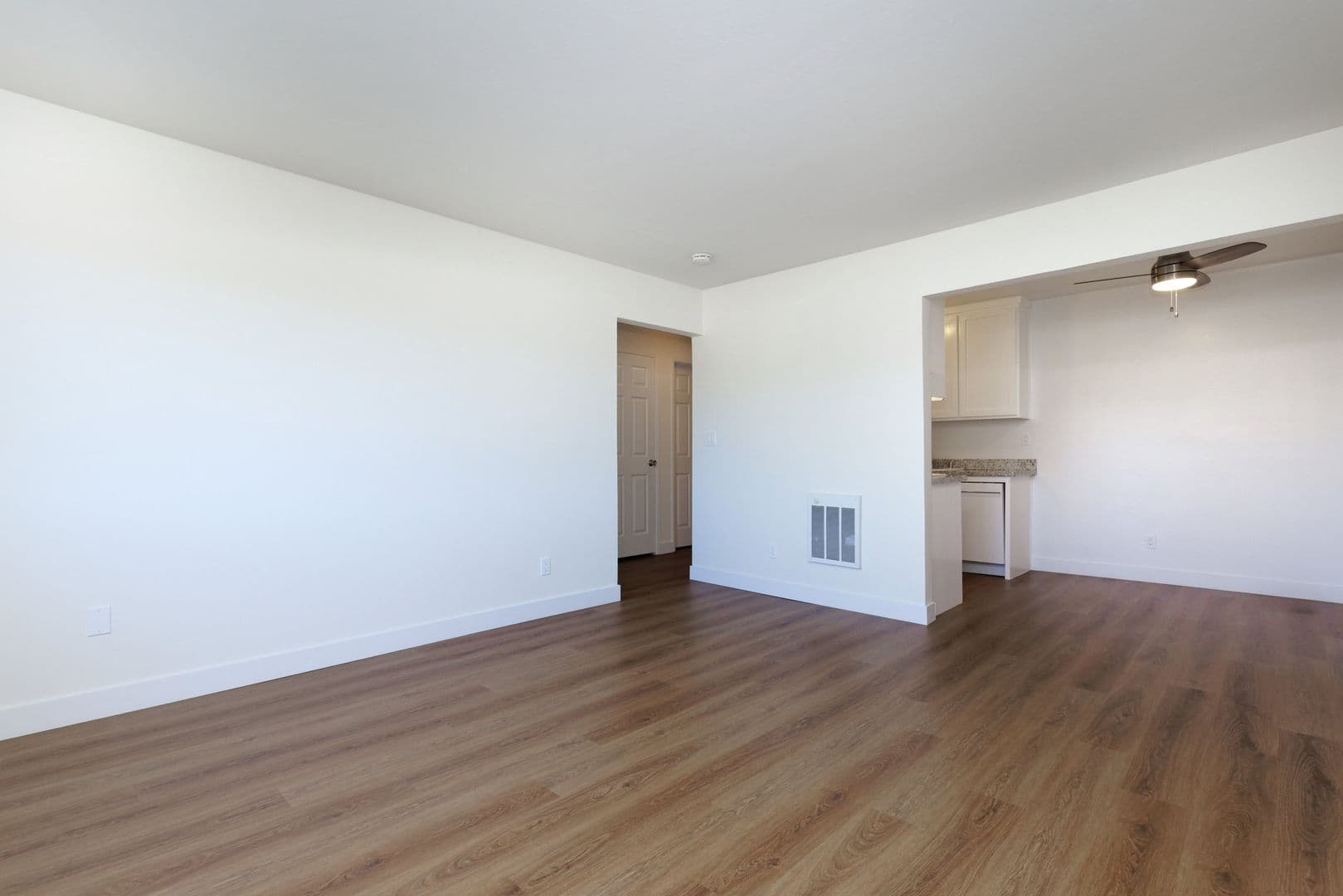 San Leandro Apartment: 150 Haas Ave