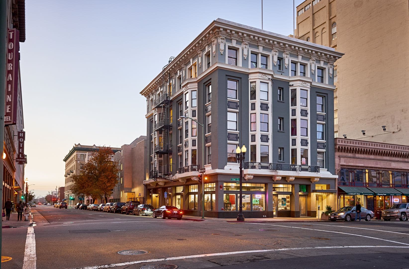 Oakland Apartment: 1605 Clay Street