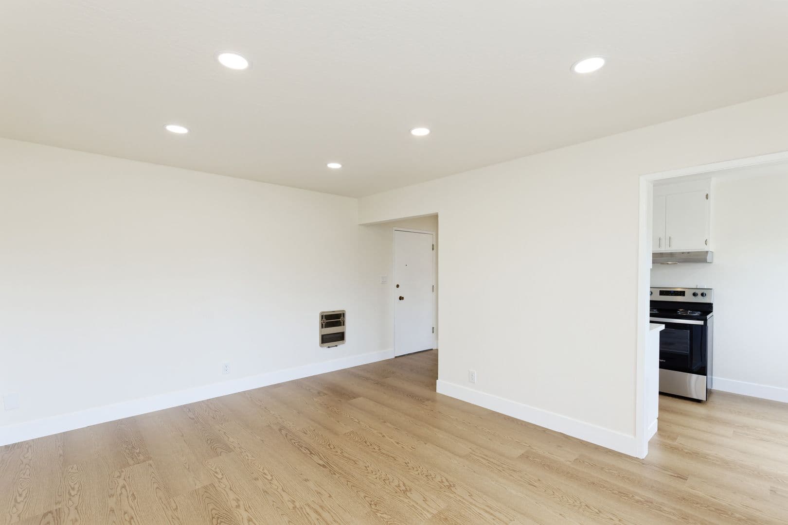 San Leandro Apartment: 206 Chumalia St.