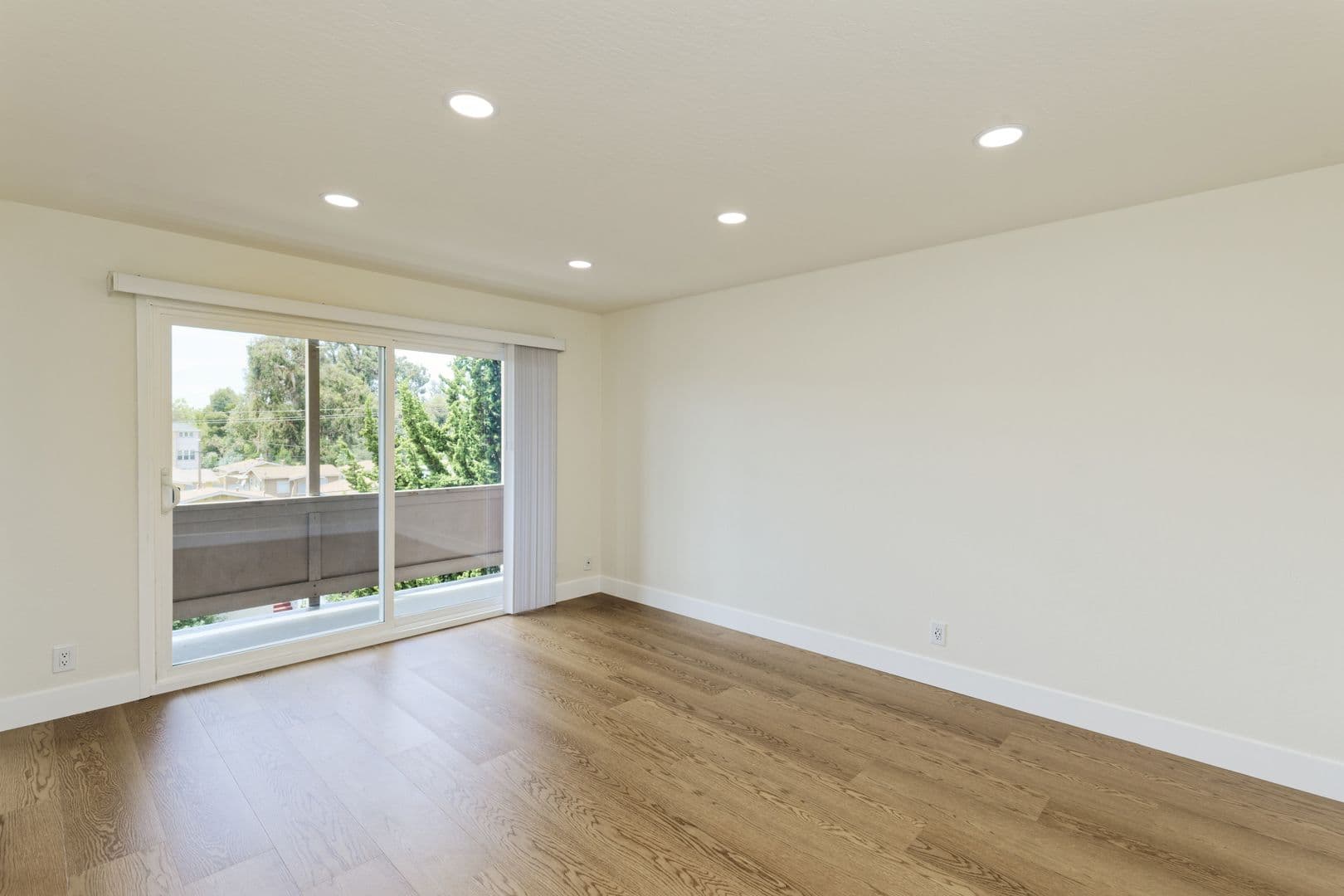 San Leandro Apartment: 206 Chumalia St.