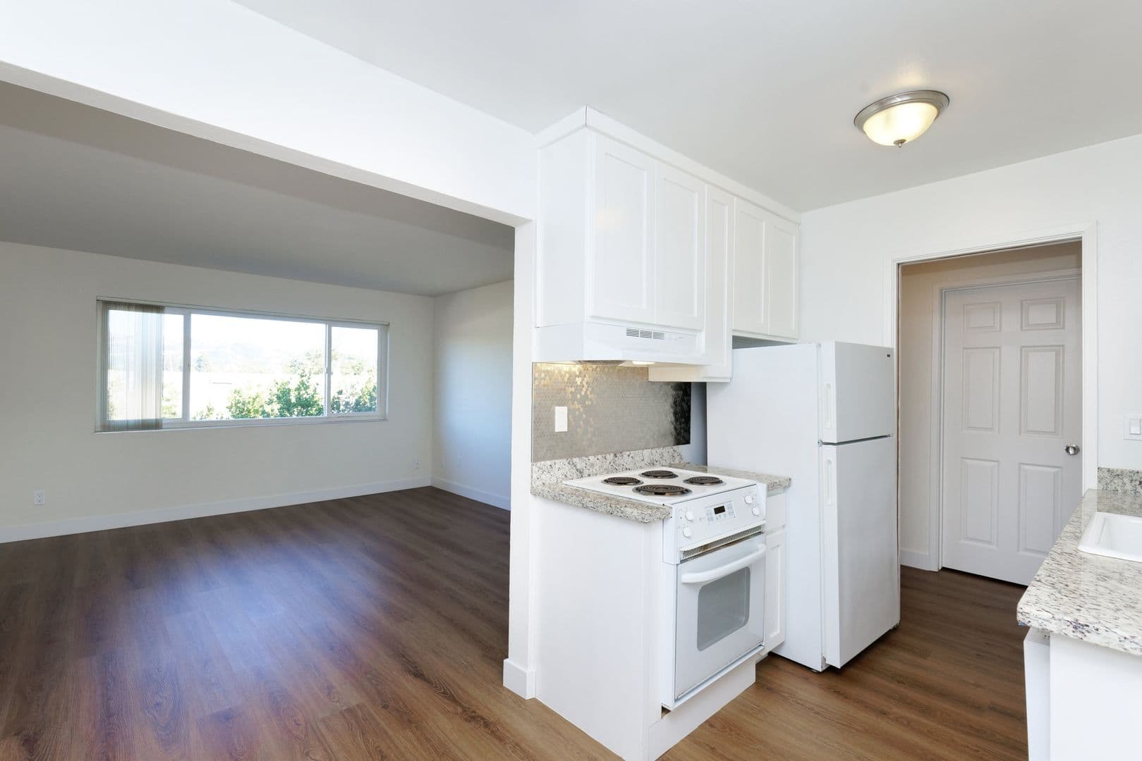 San Leandro Apartment: 150 Haas Ave
