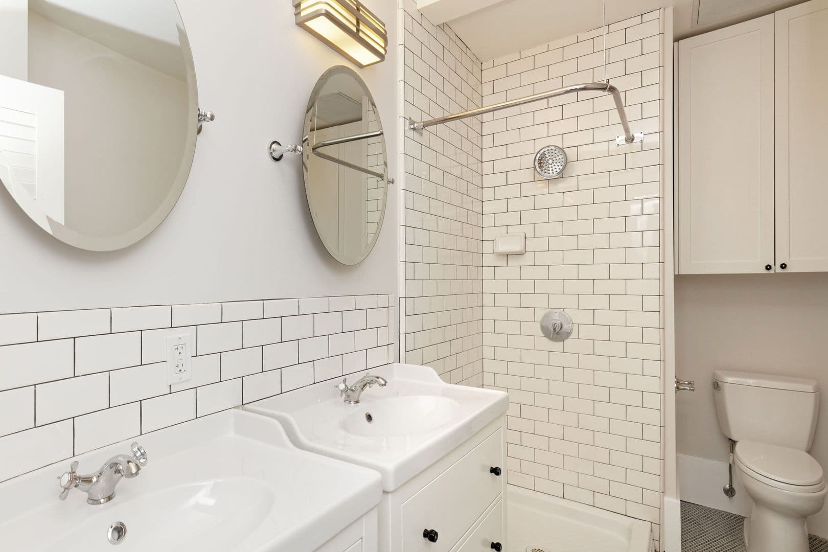 Oakland Apartment: 1605 Clay Street
