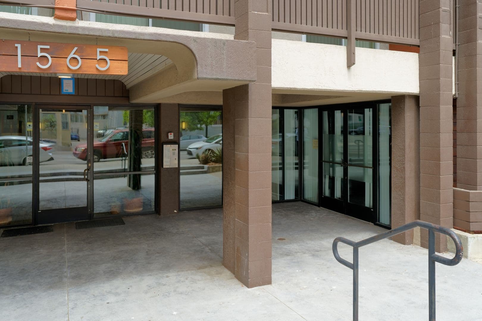 Oakland Apartment: 1565 Madison Street