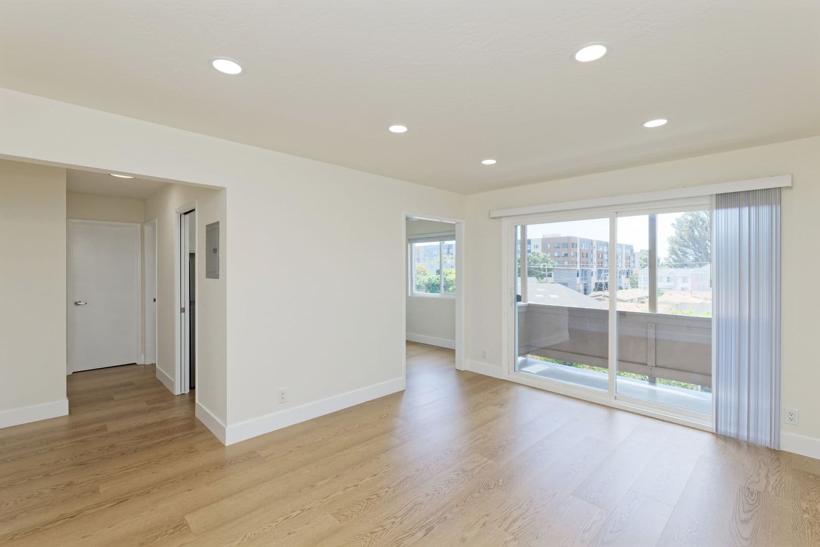 San Leandro Apartment: 206 Chumalia St.