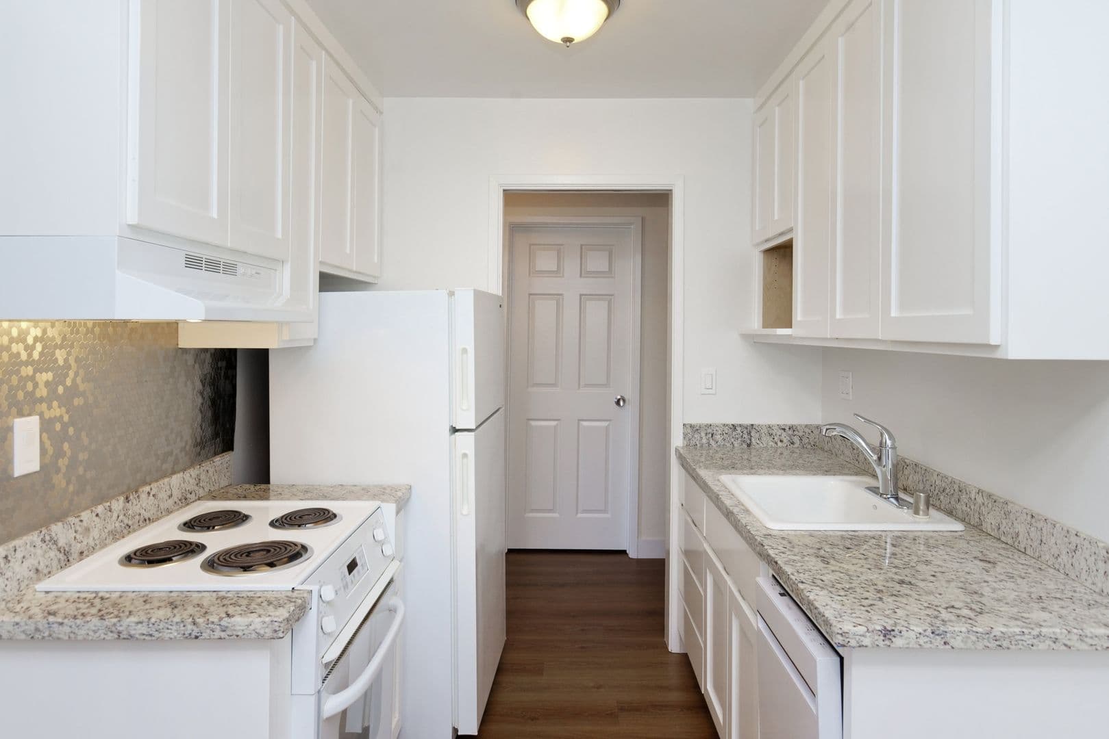 San Leandro Apartment: 150 Haas Ave
