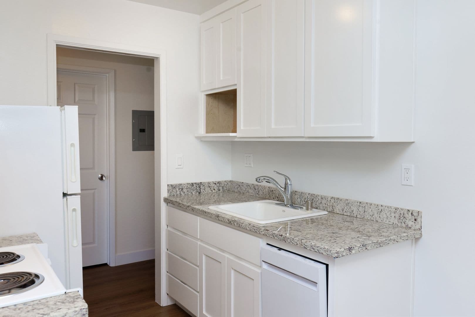 San Leandro Apartment: 150 Haas Ave