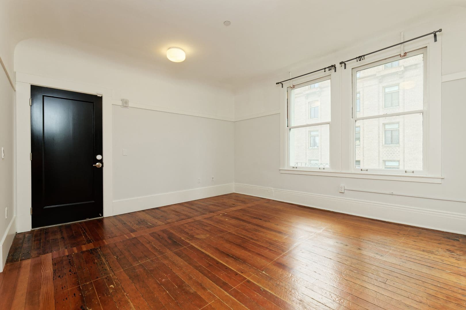 Oakland Apartment: 1605 Clay Street