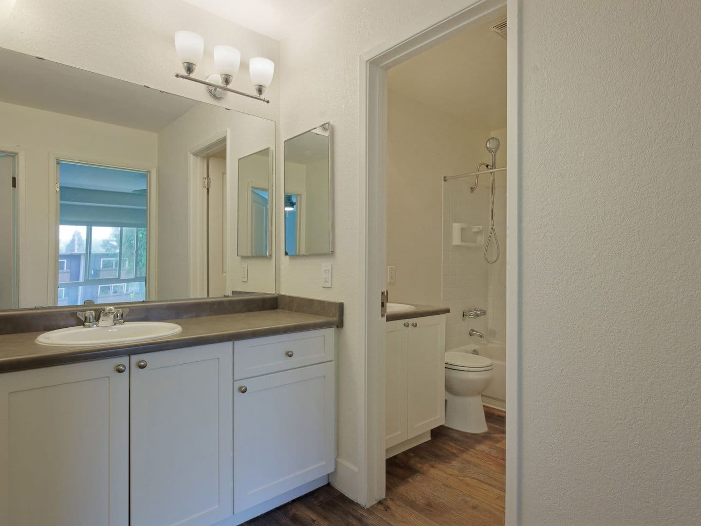 Concord Apartment: 1841 Laguna Street