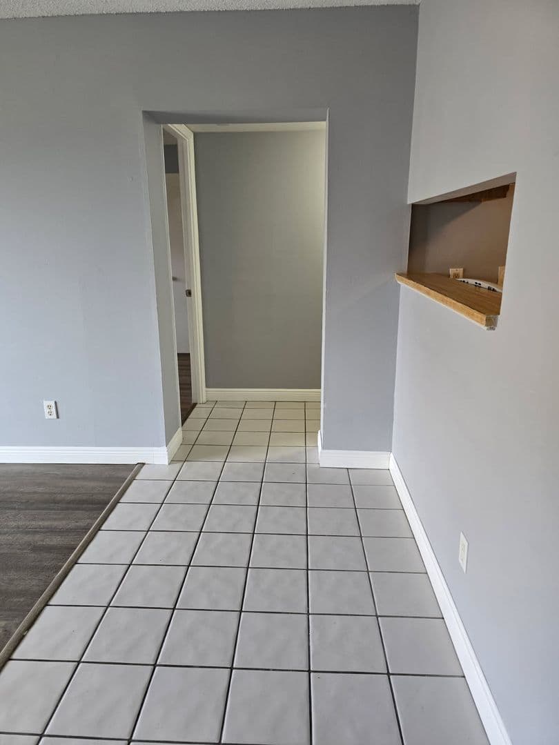 Tampa Condo: 5820 N. Church St. #346