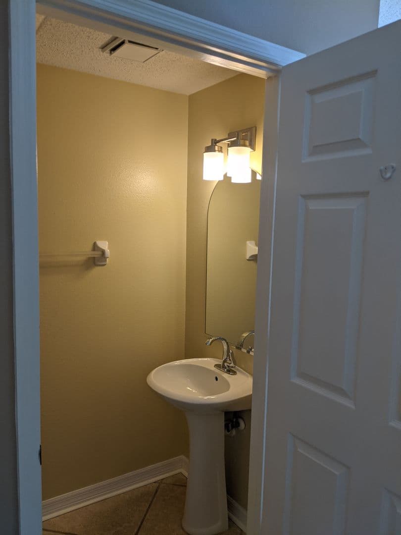 Tampa Townhome: 8626 Hunters Key Circle