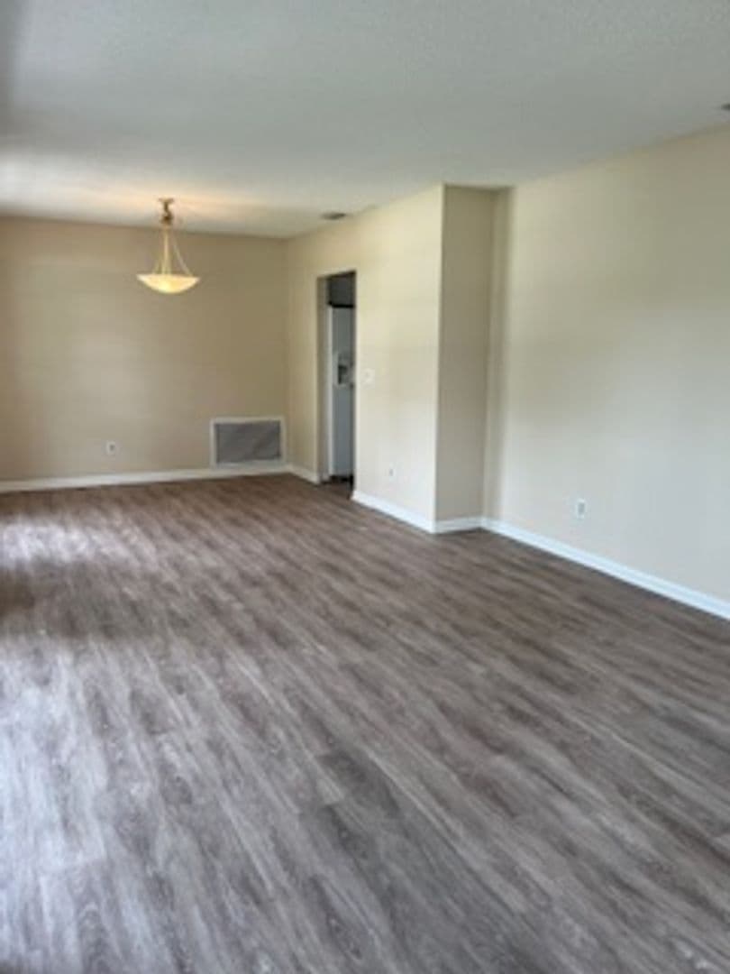 Tampa House: 7106 Northbridge Blvd