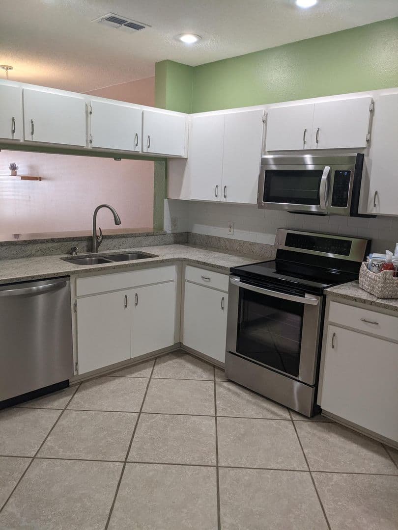 Tampa Townhome: 8626 Hunters Key Circle