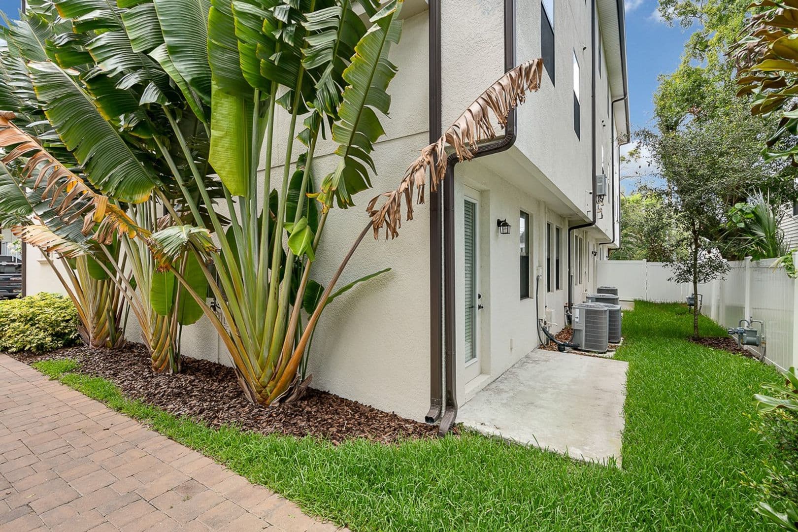 Tampa Townhome: 3215 W. De Leon Street