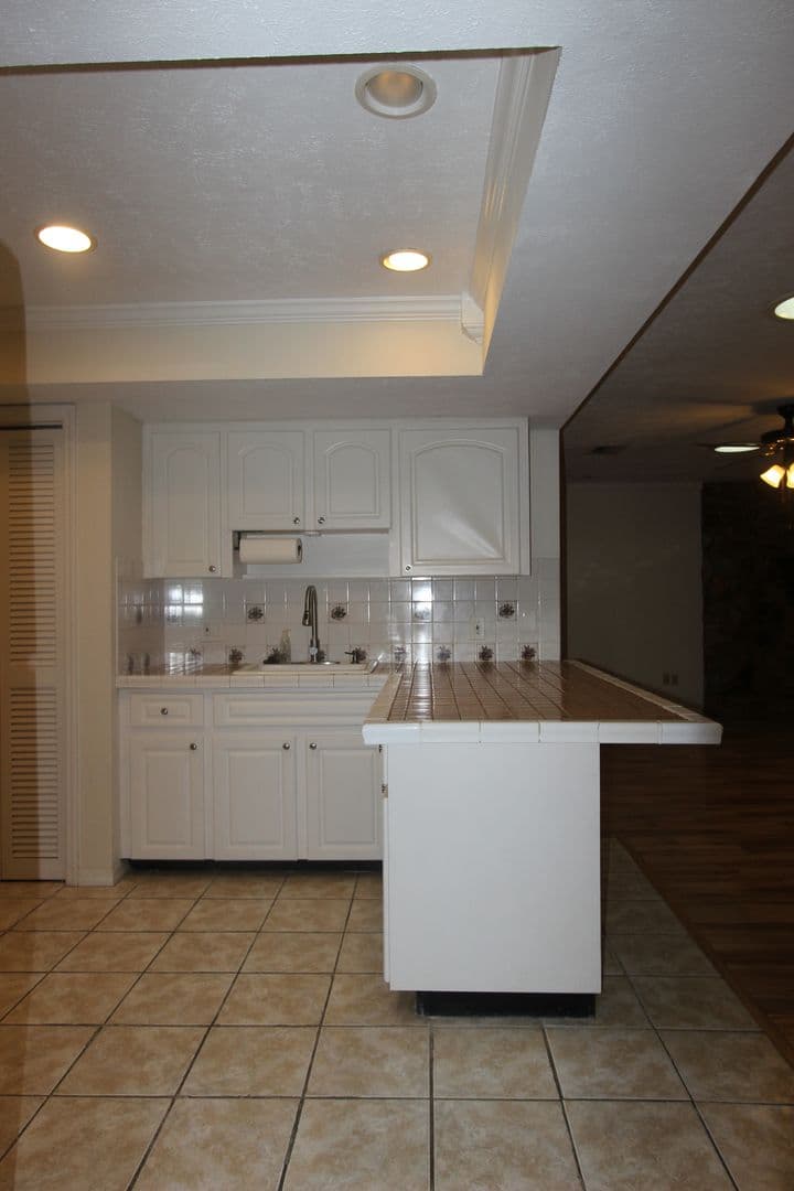 Temple Terrace House: 818 Druid Hills Road