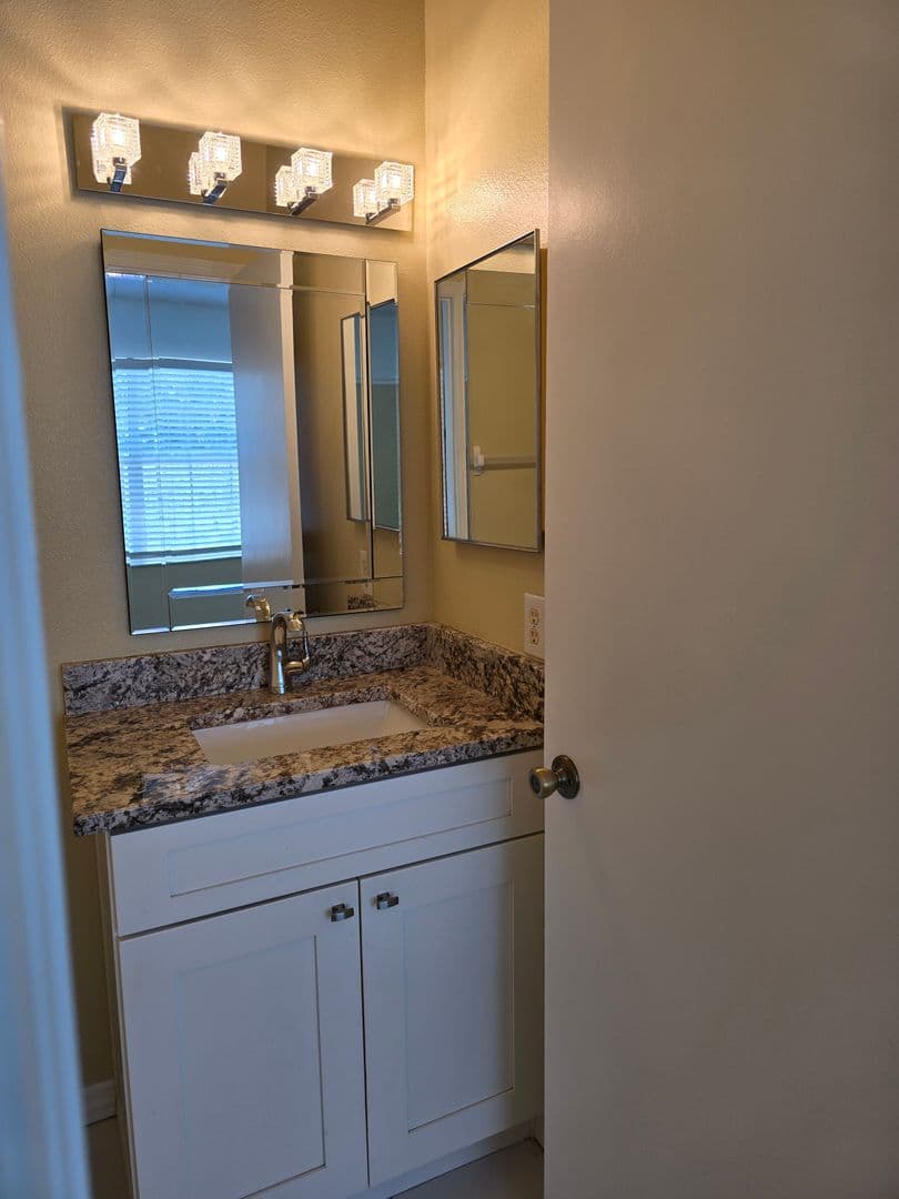Tampa Townhome: 8626 Hunters Key Circle