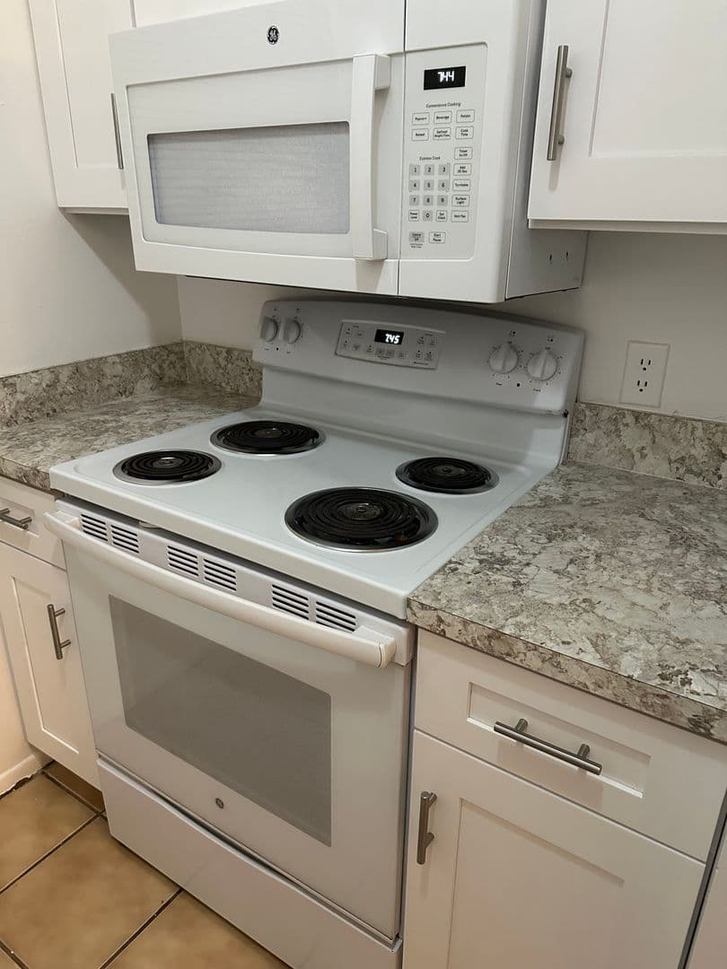 Tampa Townhome: 5508 Pokeweed Ct