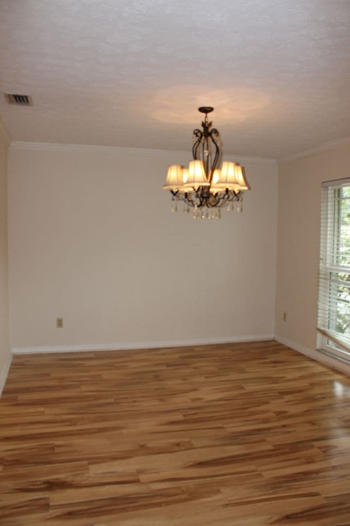 Temple Terrace House: 818 Druid Hills Road