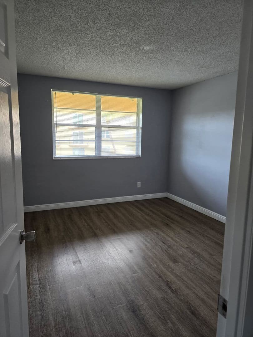 Tampa Condo: 5820 N. Church St. #346