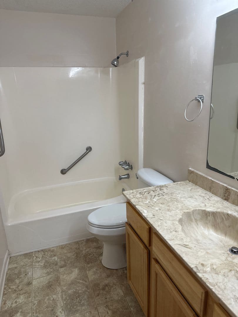 Fort Walton Beach Apartment: 321 Woodrow St. NE