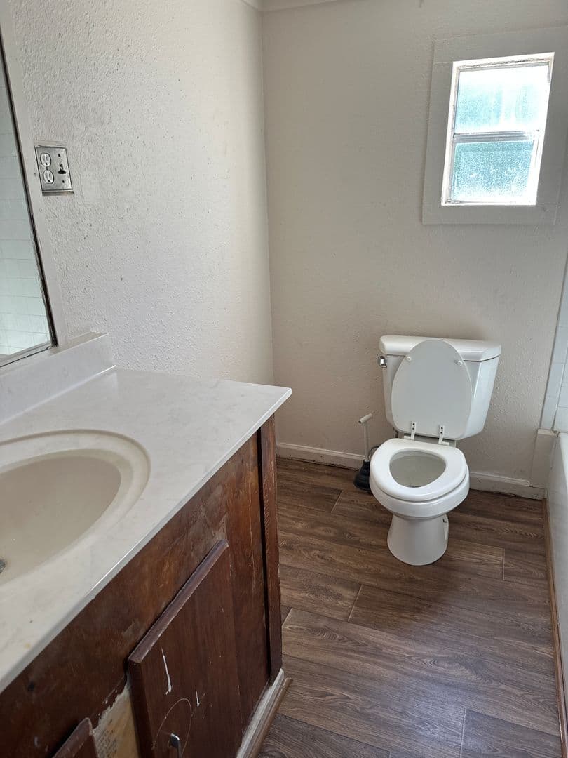 Mary Esther House: 208 Spruce St Lot 4