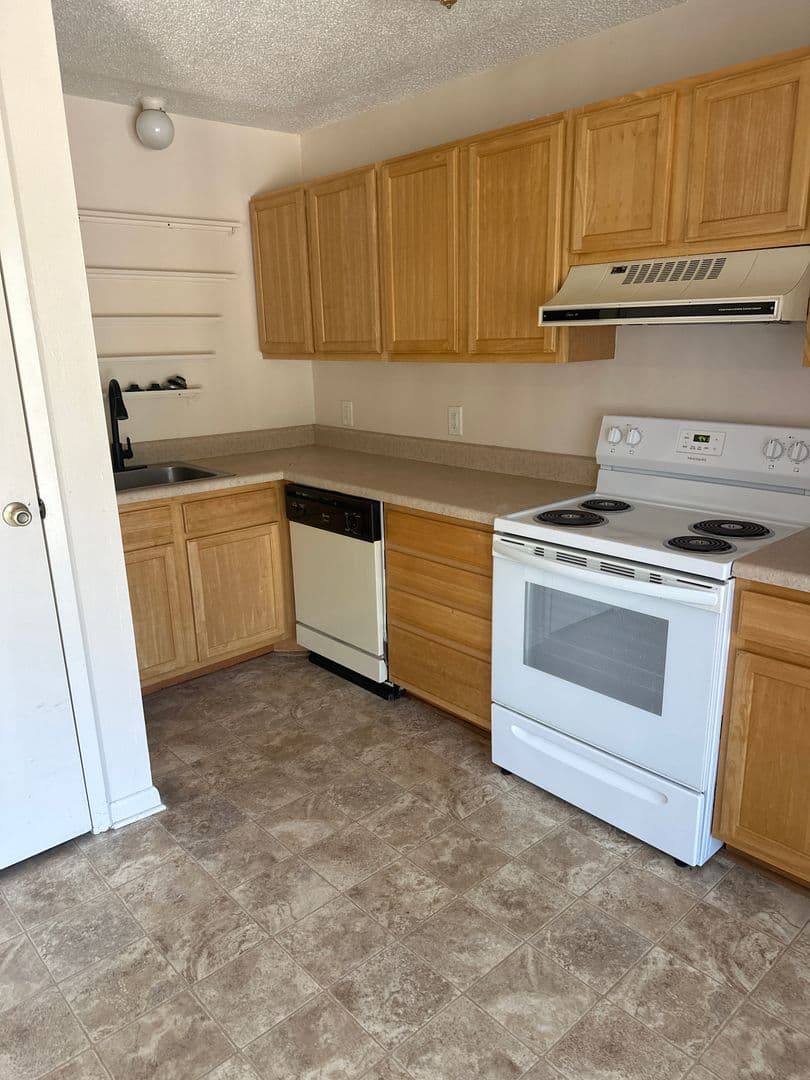 Fort Walton Beach Apartment: 321 Woodrow St. NE