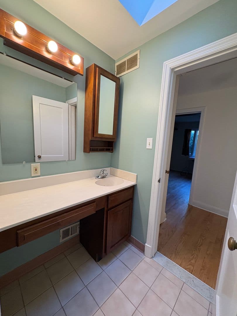 Baltimore House: 2711 Glen Ave