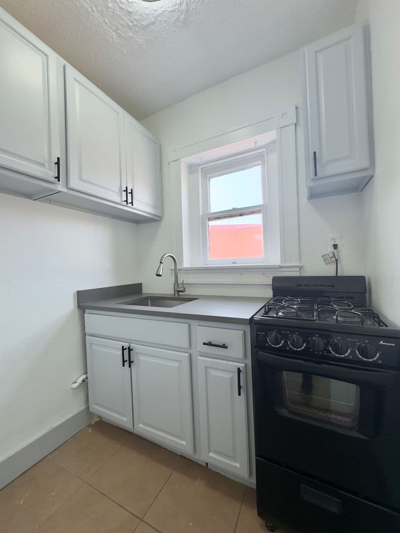 Baltimore Apartment: 4 & 10 E Biddle Street