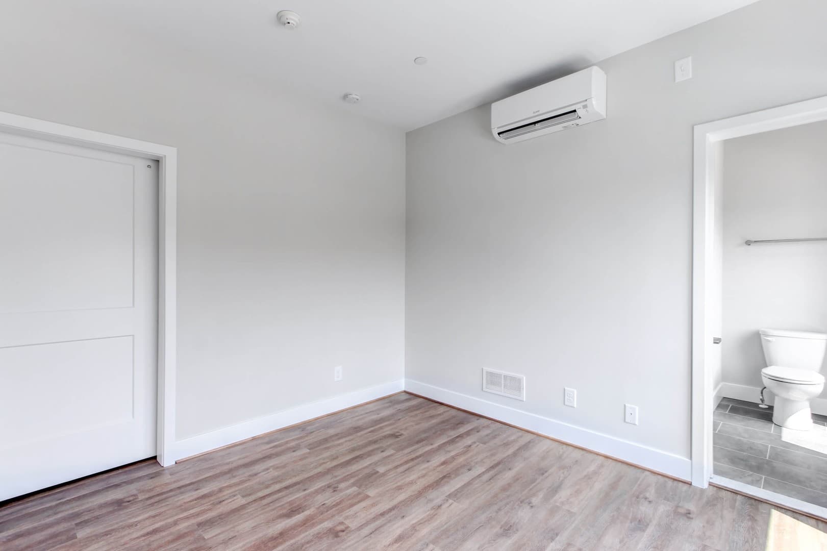 Baltimore Apartment: 1238 Light St