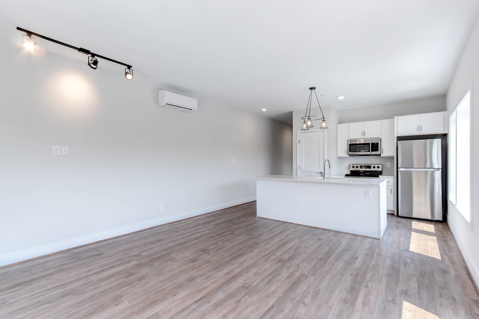 Baltimore Apartment: 1238 Light St