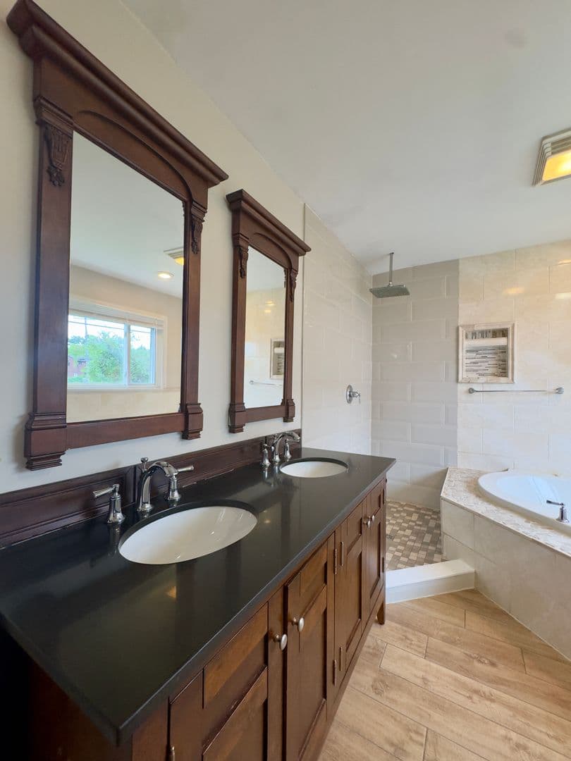 Parkville House: 8320 Old Harford Rd