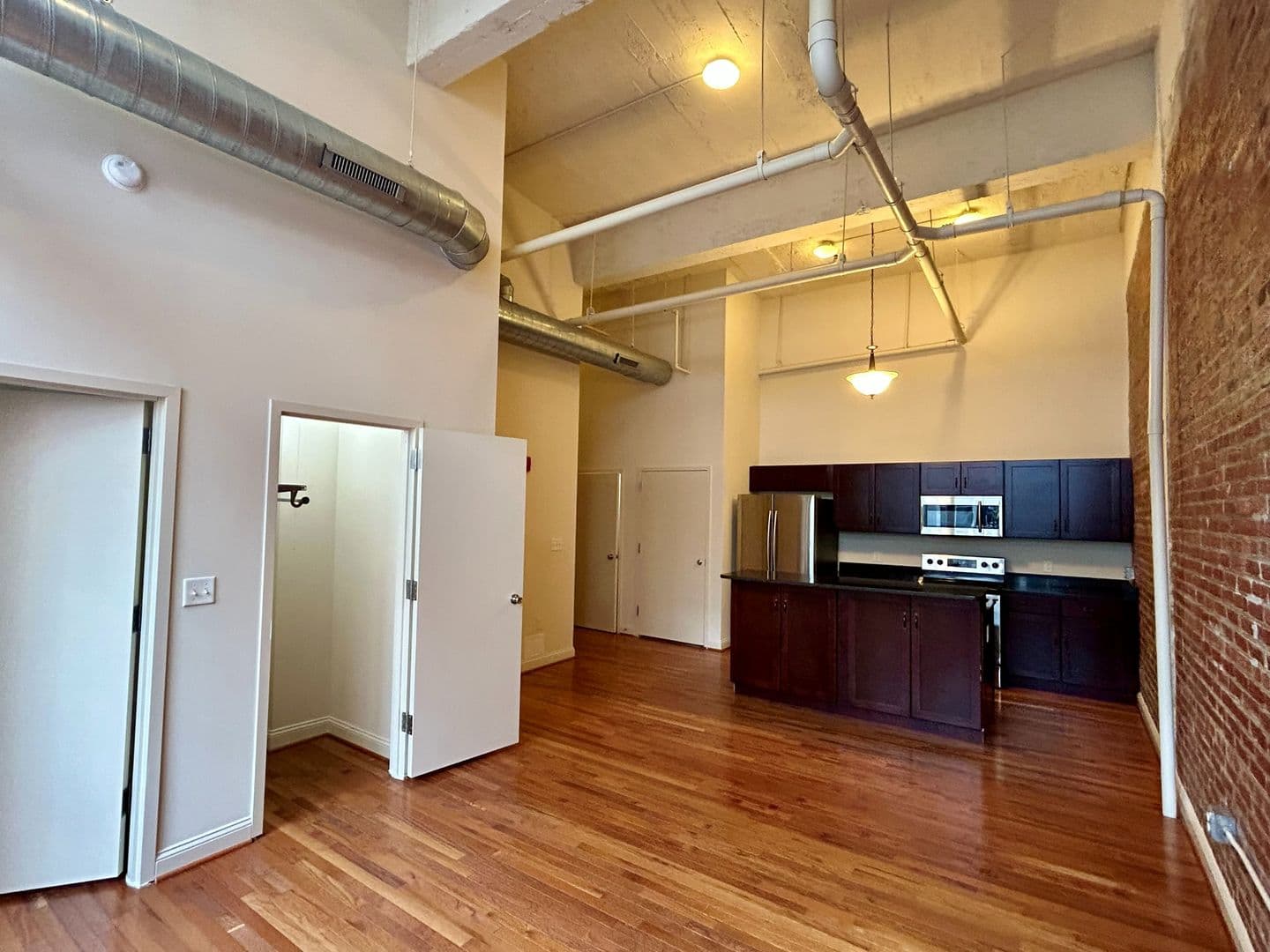 Baltimore Apartment: 311 W Baltimore St