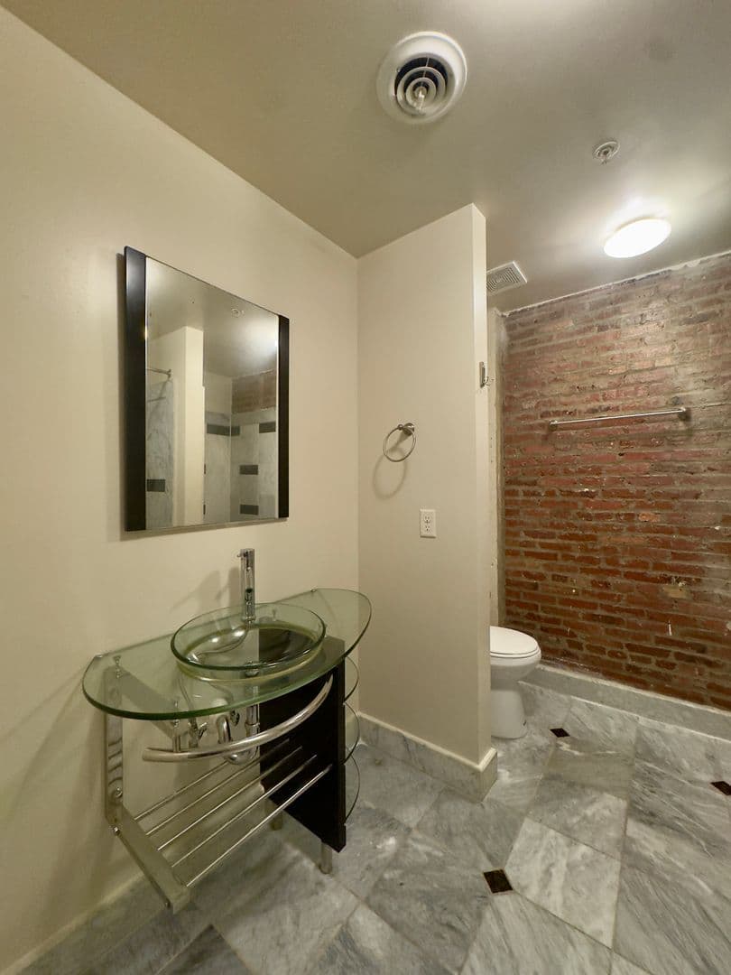 Baltimore Apartment: 311 W Baltimore St