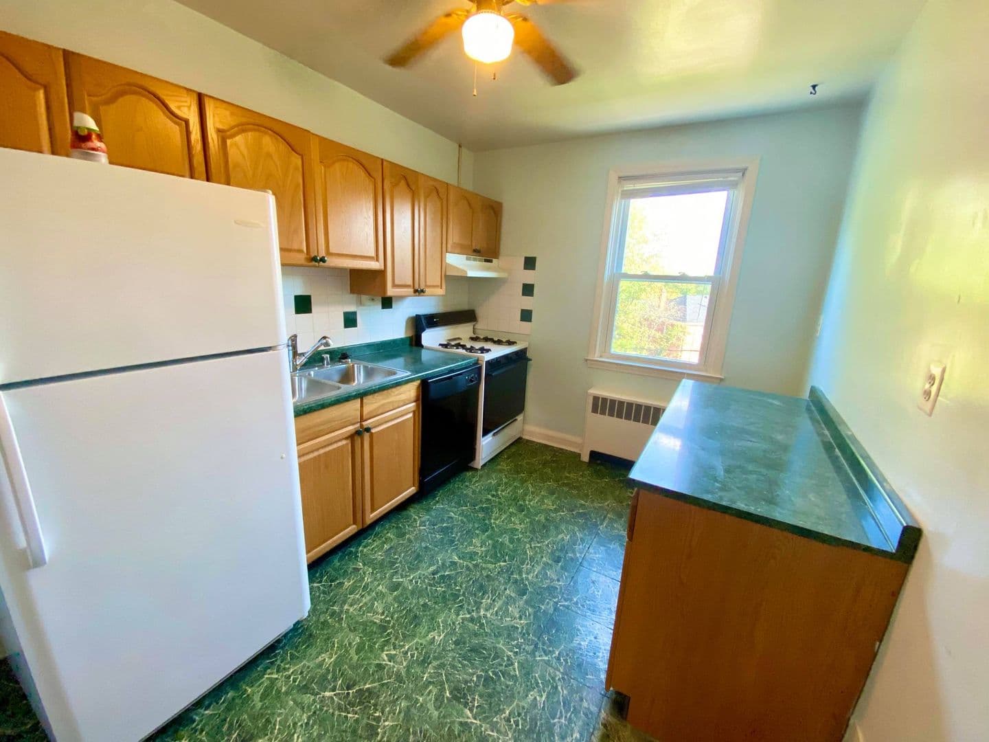 Baltimore Apartment: 6125 Parkway Dr