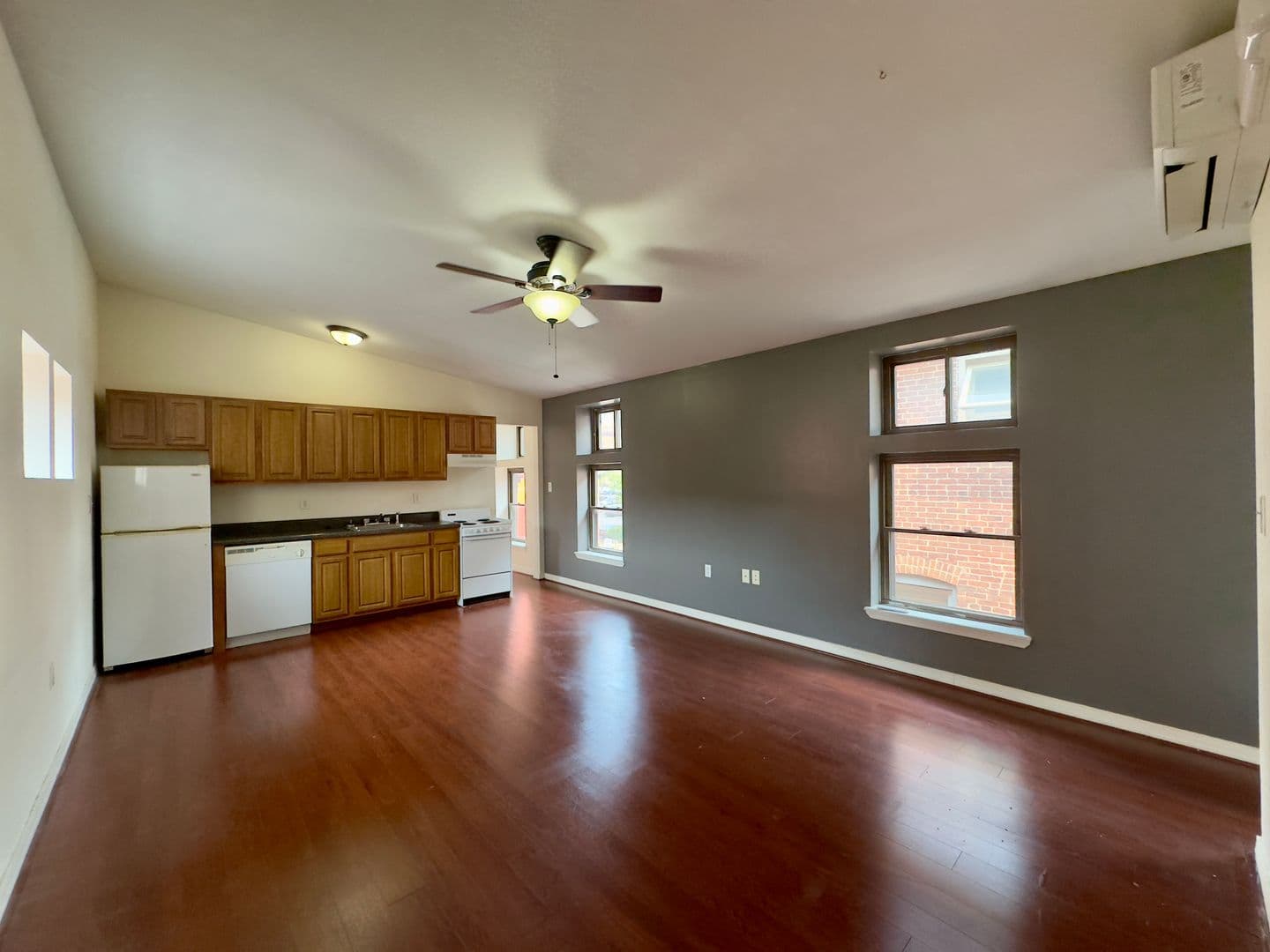 Baltimore Apartment: 906 & 935 Saint Paul Street
