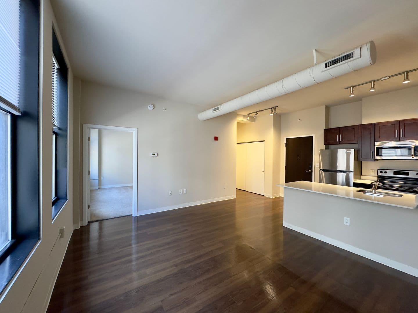 Baltimore Apartment: 10 N Calvert St